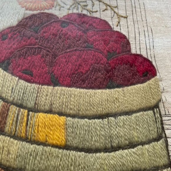 Vintage Framed Needlepoint Completed Embroidery 60 70s Basket of Apples u - Picture 3 of 5